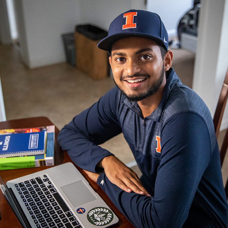 Illini participating in an online class